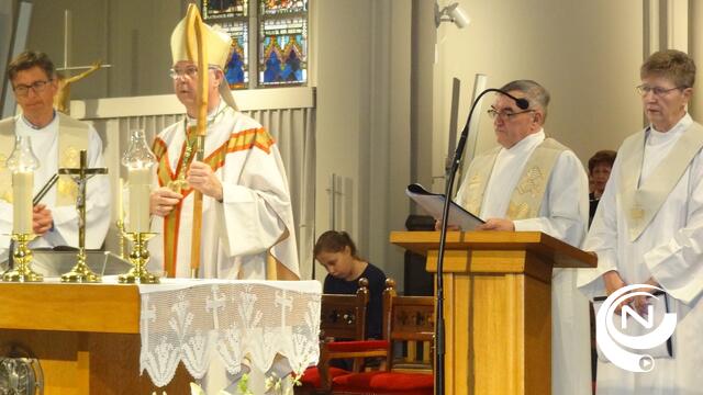 Bisschop Johan Bonny zegent gerenoveerde kerk Sint-Pieter en Pauwel in