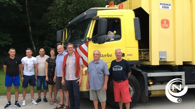 Huisvuilophaalwagen vertrekt van Kasterlee naar Roemeense partnergemeente
