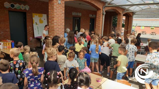 SBS De Bollenboom Geel krijgt eigen schoolbibliotheek