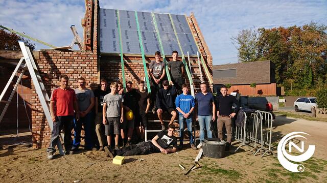 Leerlingen van TISP starten aan dak Kempens bakhuisje aan molen van Ezaart 