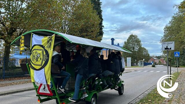 Lierse Supportersclub De Klokkenververs met bierfiets naar  De Leunen : "Bierfun onderweg ook belangrijk"