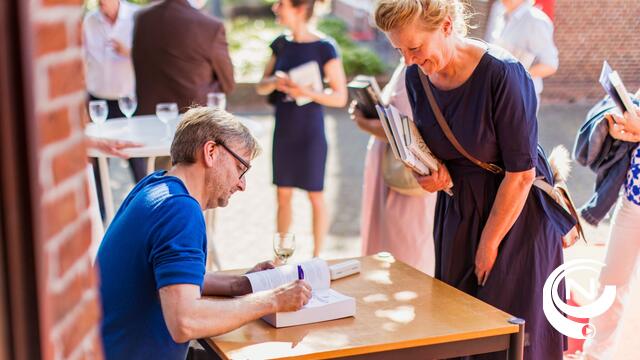 Officiële opening expo 'Boerenpsalm' Jakob Smitsmuseum onder ruime belangstelling