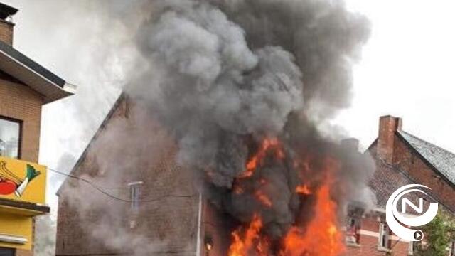 Gezin van 3 ontsnapt tijdig uit fel brandend huis aan Dorp Herselt