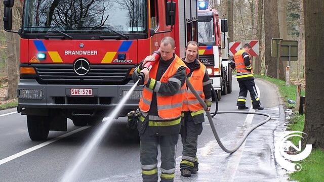 Vijf brandweerkorpsen kuisen oliespoor op tussen Nijlen en Duffel 