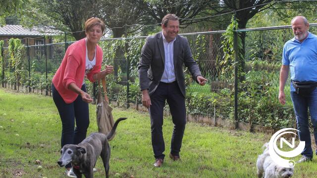 Gemeentebestuur opent eerste hondenlosloopweide langs Wandelweg Nete
