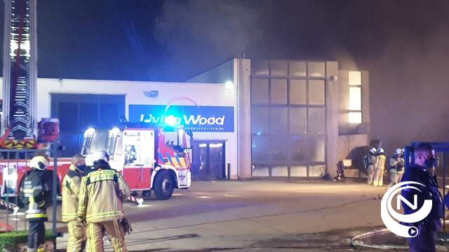 Brand vernielt opslagplaats LivingWood aan Achterstenhoek 