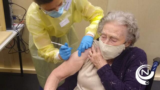 101-jarige Maria krijgt vaccin : 'Niks gevoeld en 'k hoop spoedig m'n 2 broers te knuffelen'