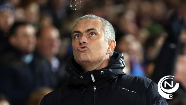 Chelsea zet coach Mourinho op de keien, Hiddink mogelijk opvolger
