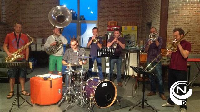 Mr Sousa & The Barracuda’s op 'Belgium’s got talent' VTM, feestje in Café ’t Komplot Tongerlo