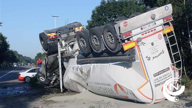 E34 Vorselaar : zwaargewonde bij spectaculair ongeval met betonmixer