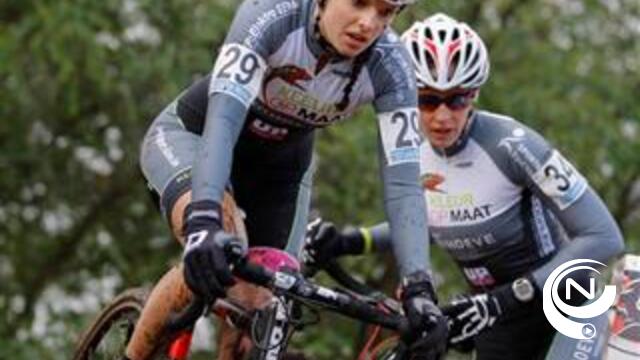 Dames Kleur Op Maat Cyclingteam doen het prima in Hamme-Zogge
