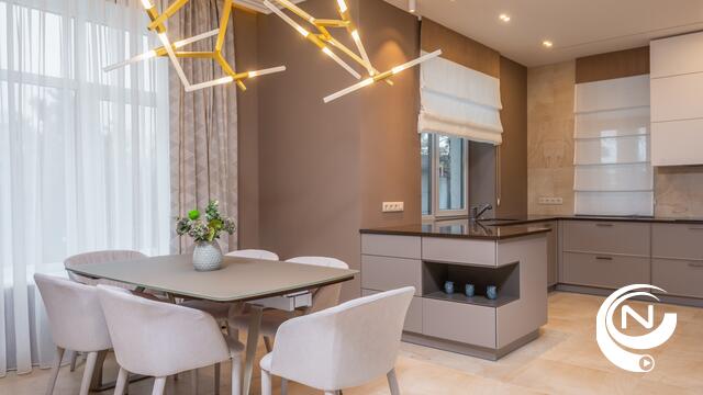 'Het belang van trapmatten en tafelbladen in jouw interieur : stijl en functionaliteit gecombineerd'