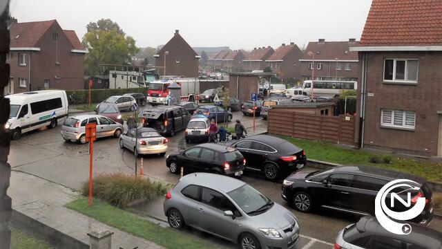 St.-Jansstraat schoolstraat : 'Hulpdiensten rijden vast in verkeerschaos' (2)