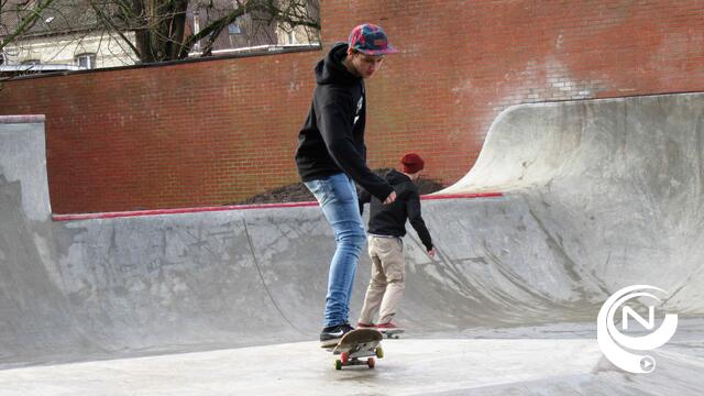 Jeugd happy met nieuwe skatepiste in stadspark, schepen doet buiteling