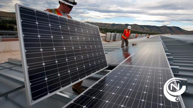  Verplichte zonnepanelen op nieuwe openbare gebouwen: zo wil Europa af van Russisch gas