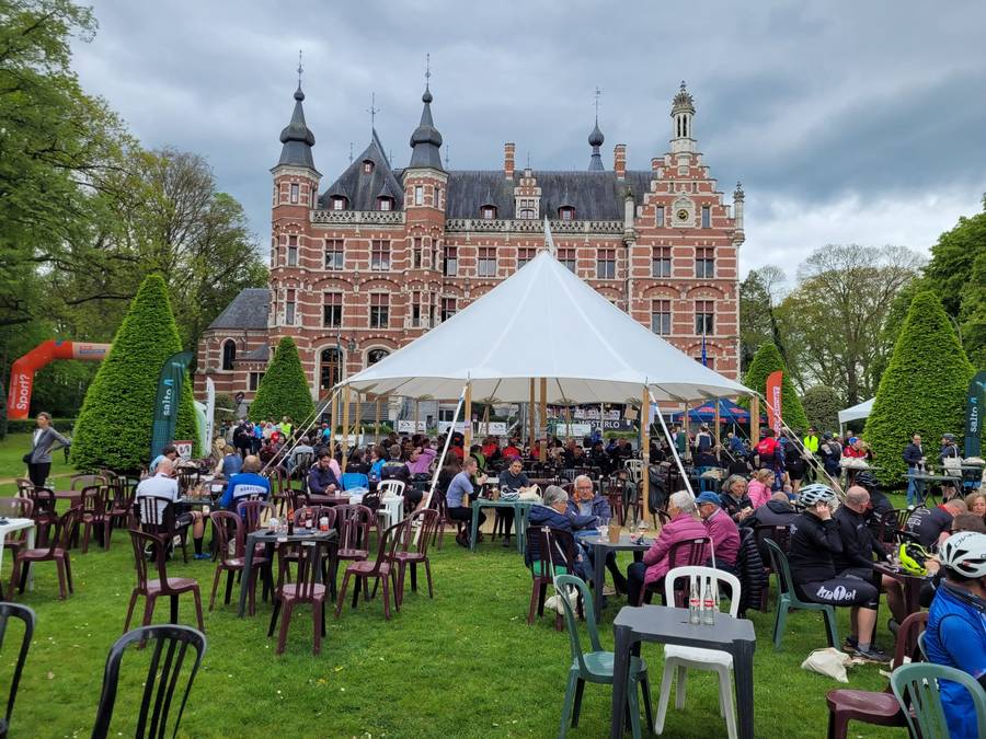 Ginger Jack schenkt €6.150 aan To Walk Again : 3e editie ‘Ginger Jack goes Gravel’ op 19/04/2026