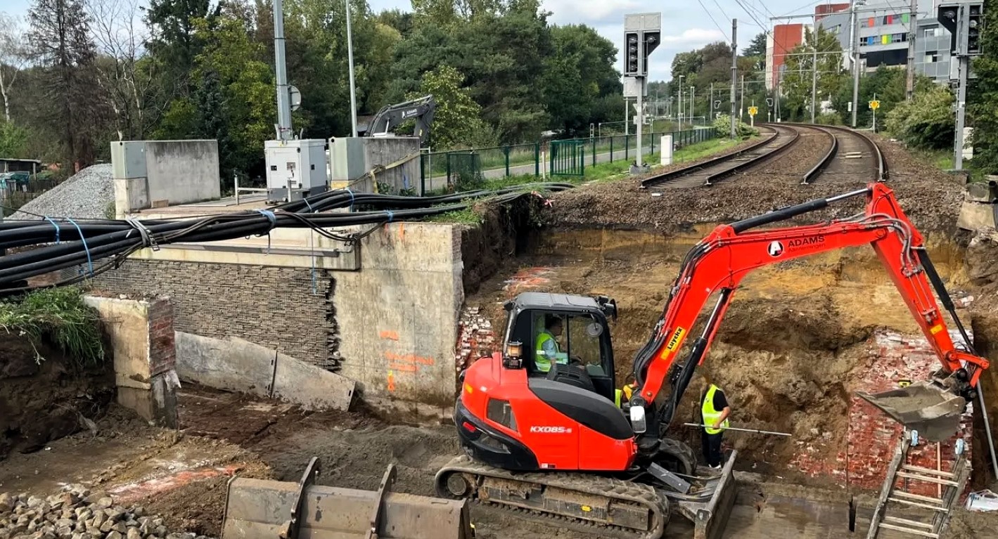 De werken verlopen volgens een vaste timing. Tot maandagochtend is er geen treinverkeer mogelijk tussen Herentals-Mol en tussen Herentals- Turnhout.