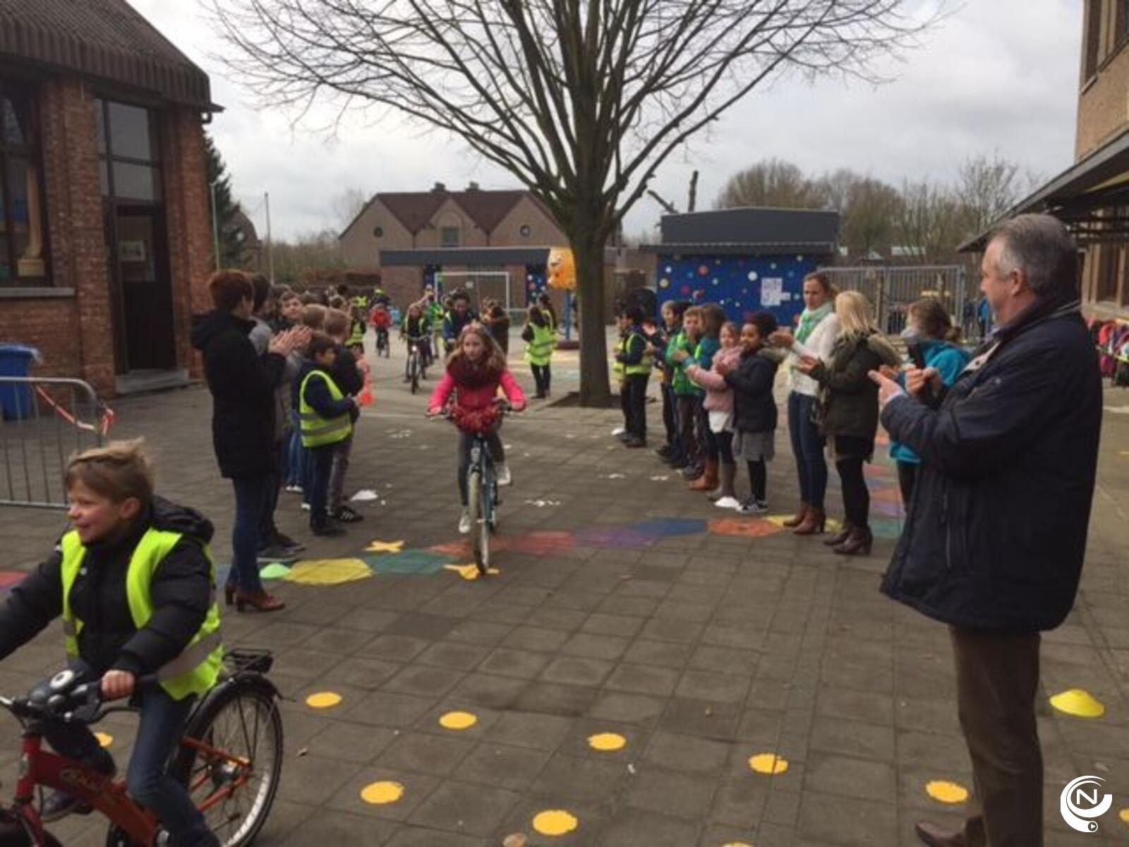 Medewerkers Lokaal Bestuur Nijlen Applaudisseren Morgen Voor Fietsers