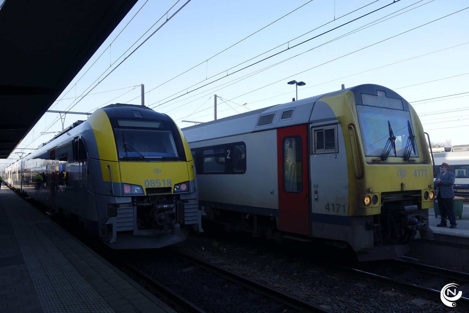 NMBS Waarschuwt Voor Overvolle Treinen Naar Kust En Legt Extra Treinen ...