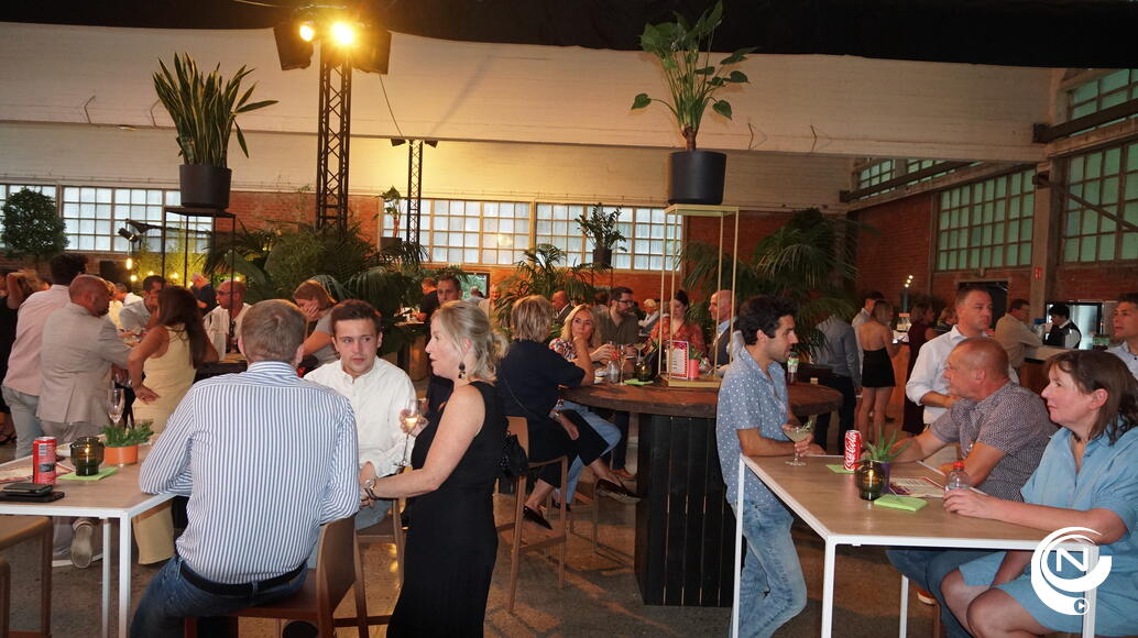 Maandagavond zakten zo'n 900 partners, klanten, medewerkers af naar Golfclub Witbos voor de viering 50 Jaar Agora Culinair.     Het werd een feest pur sang.