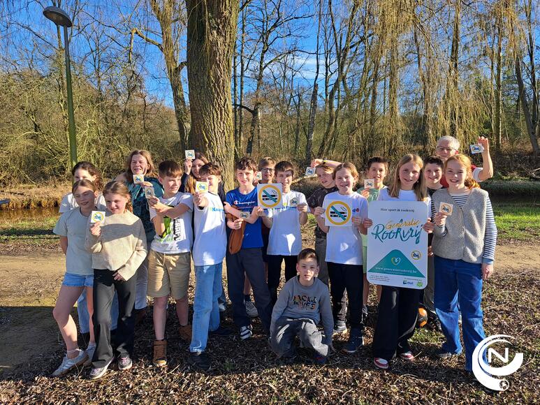 Kinderraad Mol past rookvrije borden aan: ook vapen voortaan verboden