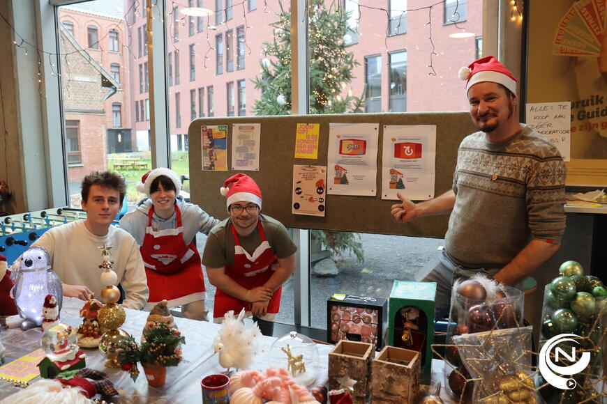 Studenten Thomas More secundair : succesvolle Warmste Week-markt rond sociaal en circulair ondernemen