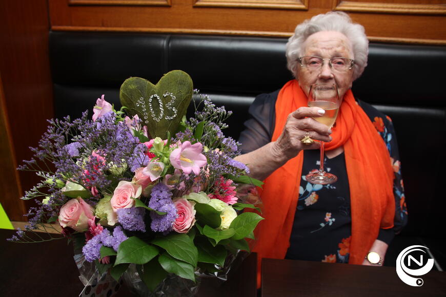 Maria Michiels 103 jaar : viering in café Druyts Herentals