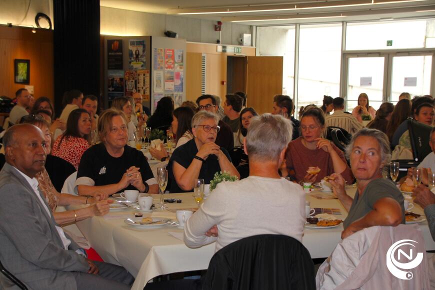 Zo'n 150 nieuwe inwoners waren vanmiddag te gast in cc 't Schaliken voor een 'kennismakings-brunch'.  