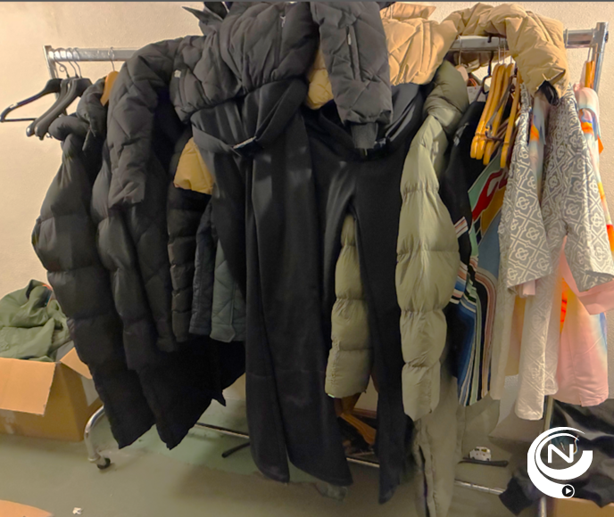 Politie Neteland arresteert 3 verdachten na vondst van 319 dozen gestolen schoenen en merkkledij bij huiszoeking in Antwerpen