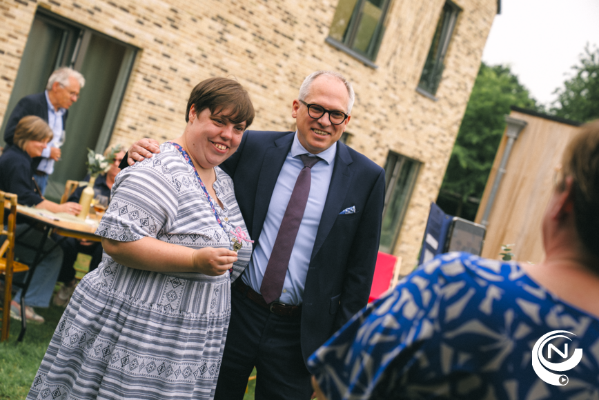 Vanochtend openden Vlaams minister-president Matthias Diependaele en Vlaams minister van Welzijn Caroline Gennez feestelijk de 20e VillaVip-woning in Vlaanderen.