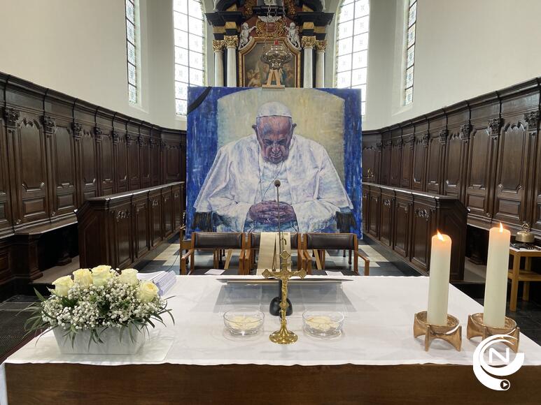 Schilderij Paus Franciscus in paasviering wzc Zilverlinde Olen-Centrum
