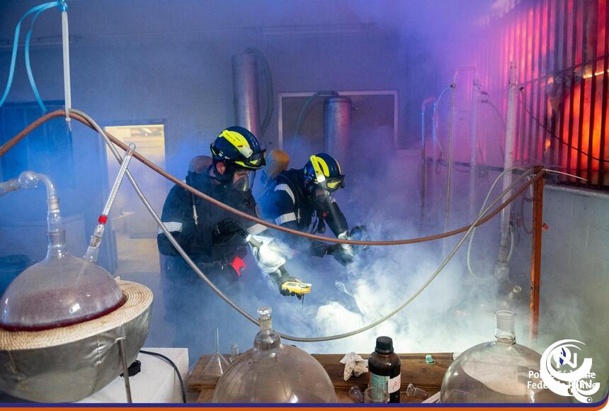 Foto  CRU Clan Lab Response Unit 