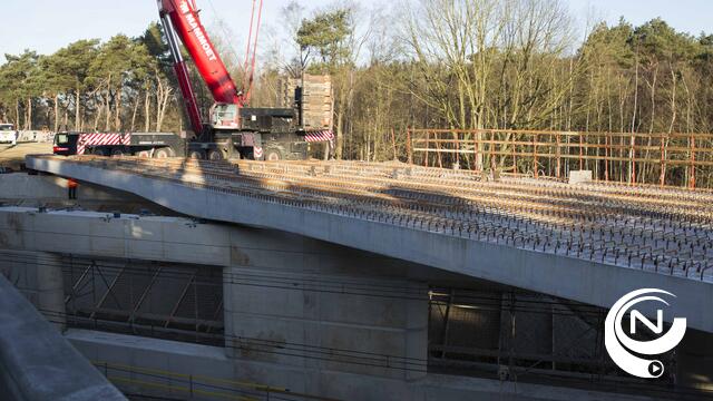 Werken aan brug E313 over spoorweg Grobbendonk vanaf woensdag 6 september volledig klaar