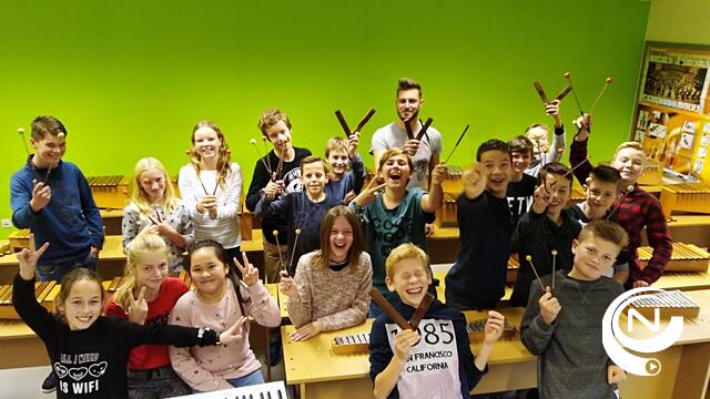 Kandidaat uit The Voice van Vlaanderen geeft muziekles bij SILA Westerlo