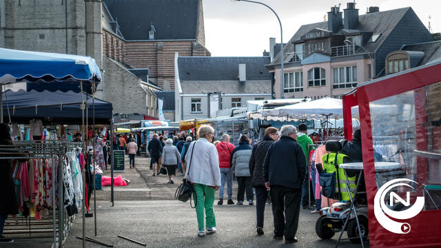 Lokaal bestuur Geel : toekomstplannen dinsdagmarkt voor marktkramers