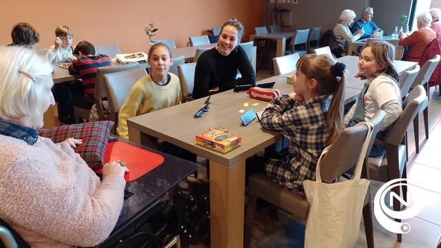 Kinderraad gezellig op bezoek bij bewoners woonzorgcentrum Ten Hove Mol