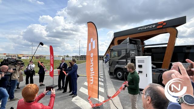 Publieke oplaadpunten voor elektrische zware voertuigen opent in  Antwerpse havengebied