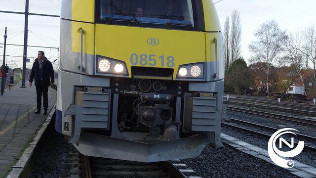 Treinverkeer tussen Mol en Herentals 2 uur onderbroken na aanrijding vrachtwagen die te hoog geladen was