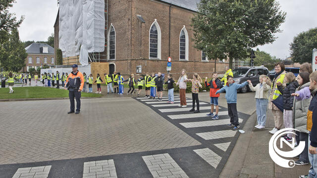 Anti-pesten : leerlingen vormen opvallende menselijke ketting - extra foto's