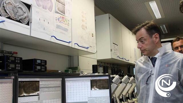 Bart De Wever bezoekt laboratoria Janssen Pharmaceutica 
