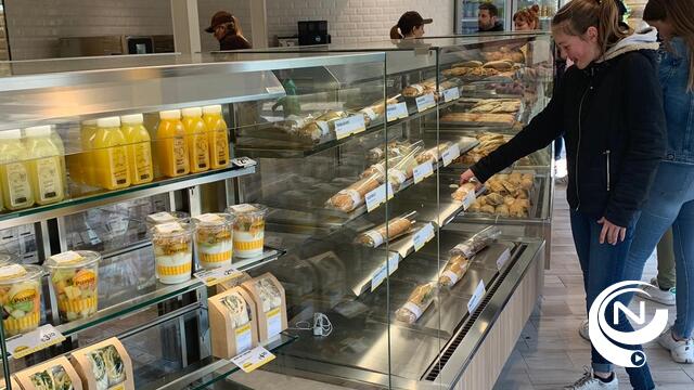 Panos opent eerste winkel in Bobbejaanland