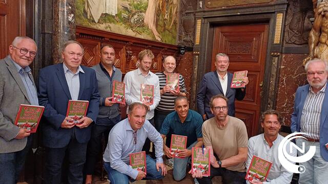 Boeiend boek 'Een Duivelse Voetbalgeschiedenis' : aanrader voor alle voetbalfans