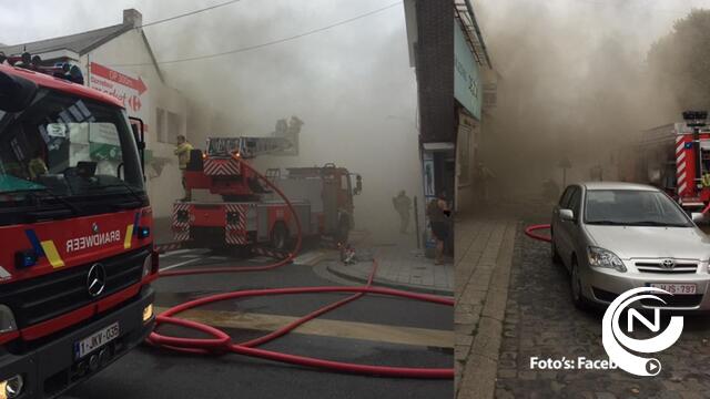 Hevige brand in opslagplaats achter Argentabank en pitazaak Legrellestraat Berlaar 