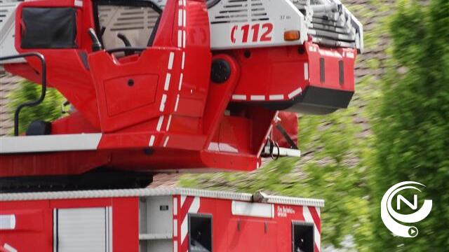 Ladderwagen brandweer kantelt in gracht op Pallaaraard Vorselaar
