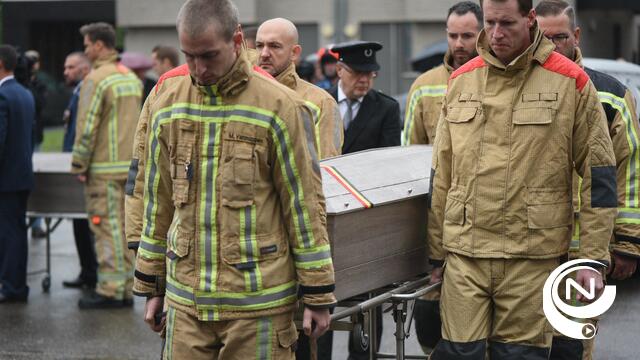 Indrukwekkende erehaag bij afscheid van brandweermannen die vorige week het leven lieten