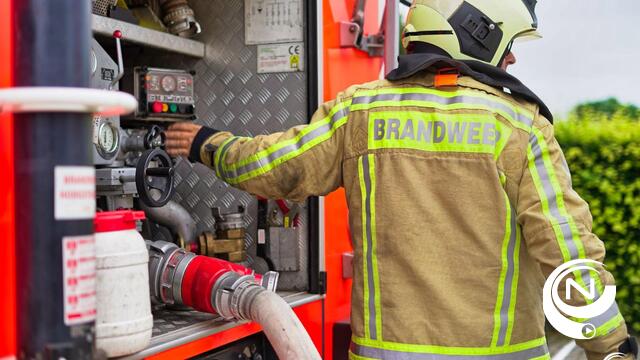 Niemand gewond bij woningbrand in d’Akkeren Lichtaart: “Rookmelder alarmeert tijdig bewoner”