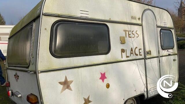 Politie Neteland zoekt eigenaar oude caravan 'Tess Place' aan Vaartkom