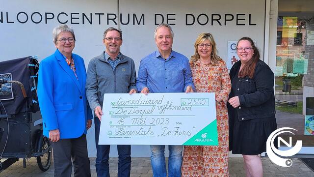 De Fans schenken €2.500 aan De Dorpel : opbrengst kleinkunstconcert 