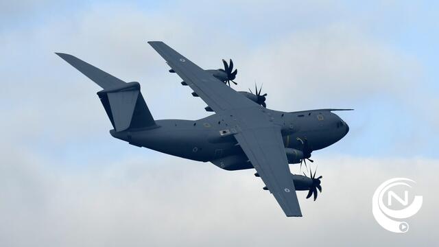 Eerste A400M, het nieuwe militaire transporttoestel van Defensie, landt op luchthaven van Melsbroek - foto's vid