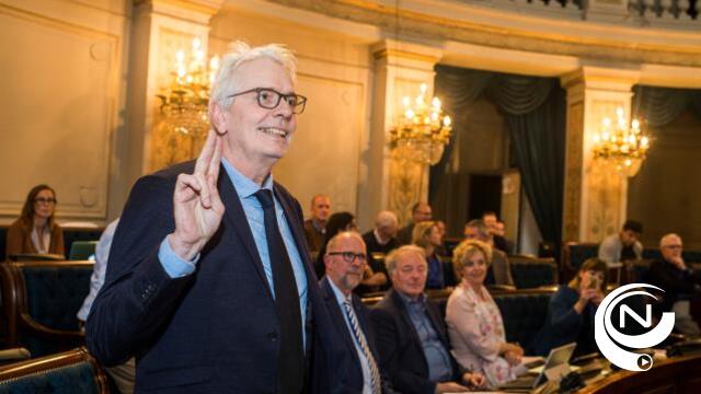 Jan De Haes legt eed af als nieuwe gedeputeerde : horecabaas